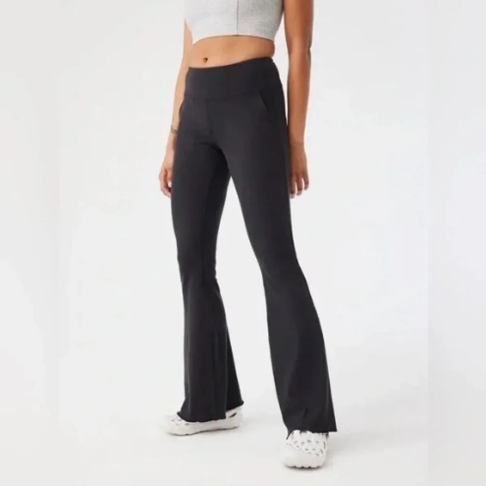 Outdoor Voices Superform Rib Flare Pants Black Medium - Picture 1 of 5